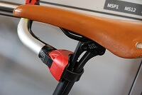 Schritt 1: Halterung an der Sattelstütze fixieren